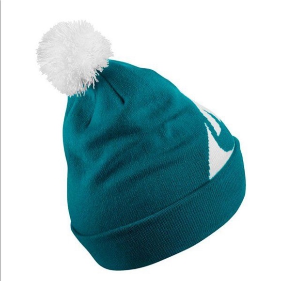 NWT Women’s Nike Hat - Picture 3 of 6